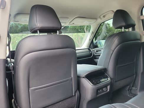 Certified 2025 Nissan Armada SV RWD image 18