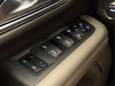 Used 2022 GMC Yukon SLT w/ SLT Luxury Package image 49