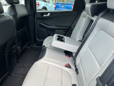 New 2025 Ford Escape SE image 29