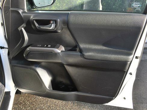 Certified 2021 Toyota Tacoma TRD Off-Road image 23