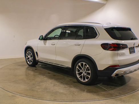 Used 2026 BMW X5 xDrive40i AWD/4WD image 4