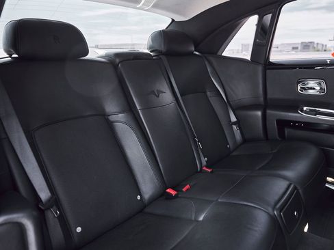 Used 2014 Rolls-Royce Ghost RWD image 48
