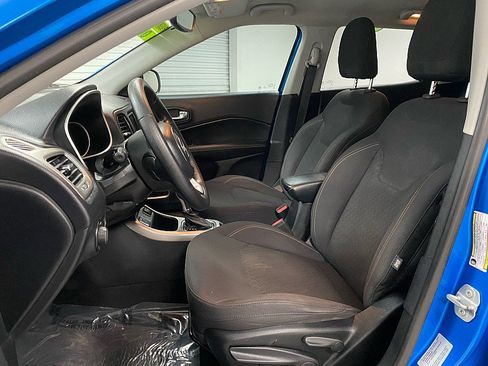 Used 2017 Jeep Compass Sport w/ Tech Group image 10