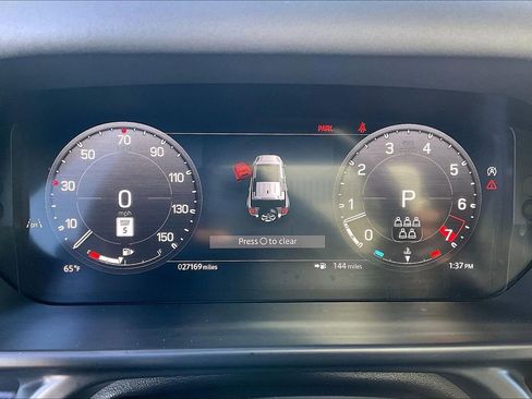 Used 2024 Land Rover Defender 110 X-Dynamic SE image 16