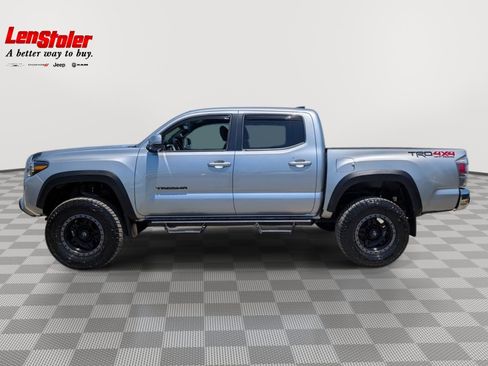 Used 2023 Toyota Tacoma TRD Off-Road AWD/4WD image 2