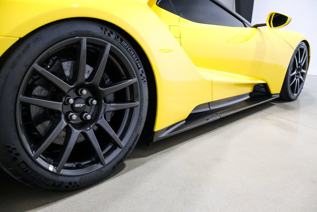 Used 2020 Ford GT Carbon Series RWD image 40