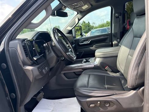 Used 2024 Chevrolet Silverado 2500 LTZ w/ LTZ Plus Package AWD/4WD image 8