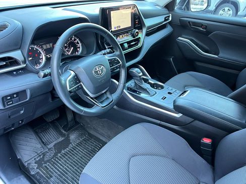 Used 2023 Toyota Highlander LE image 10