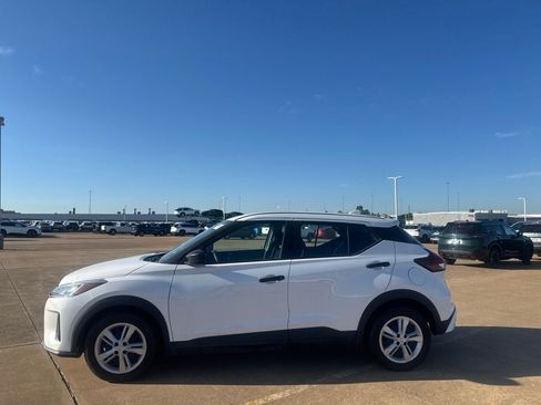 Certified 2023 Nissan Kicks S FWD image 11