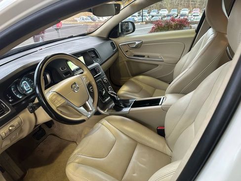 Used 2015 Volvo V60 T5 Premier image 7