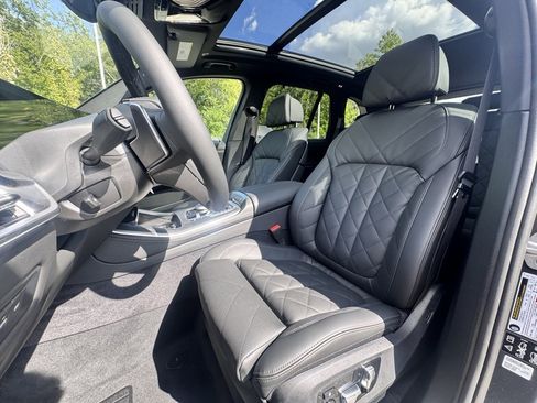 Used 2026 BMW X5 xDrive40i w/ Climate Comfort Package image 16