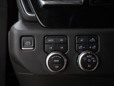 Used 2024 GMC Sierra 2500 SLT w/ SLT Convenience Package AWD/4WD image 28