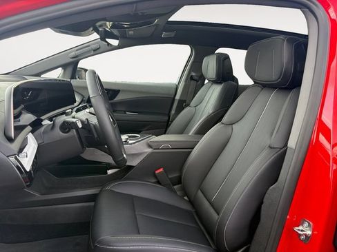 Certified 2026 Cadillac Optiq Sport 2 w/ LPO, Floor Liner Package AWD/4WD image 9
