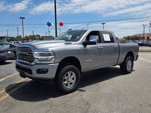 Used 2024 RAM 2500 Laramie AWD/4WD image 3