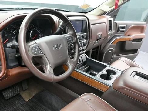 Used 2017 Chevrolet Silverado 1500 High Country AWD/4WD image 27