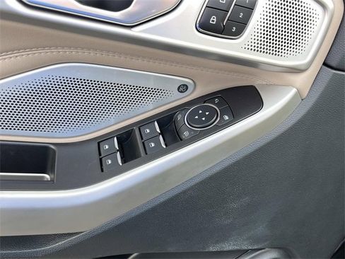 Used 2023 Ford Explorer Limited w/ Limited Technology Package image 29