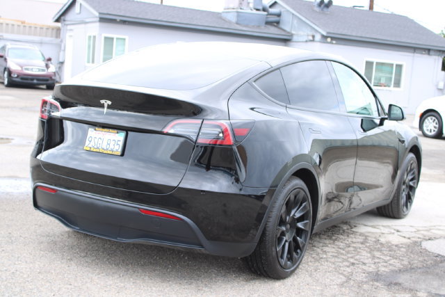 Used 2025 Tesla Model Y Long Range RWD image 5
