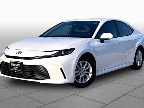 Used 2026 Toyota Camry LE w/ Convenience Package FWD image 1