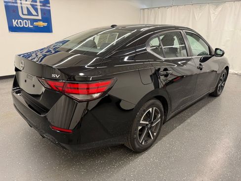 Used 2024 Nissan Sentra SV FWD image 2