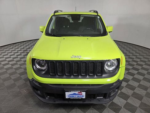 Used 2018 Jeep Renegade Latitude w/ Cold Weather Group image 11