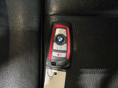 Used 2017 BMW 330i xDrive Sedan AWD/4WD image 10