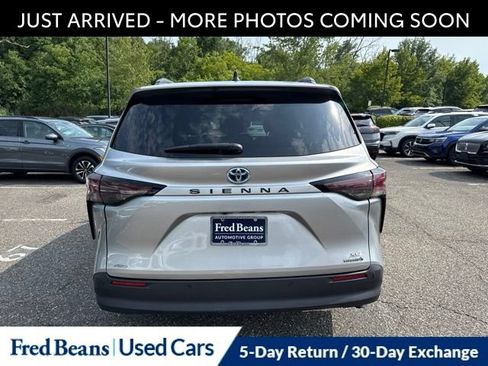 Used 2023 Toyota Sienna XLE w/ XLE Plus Package AWD/4WD image 7