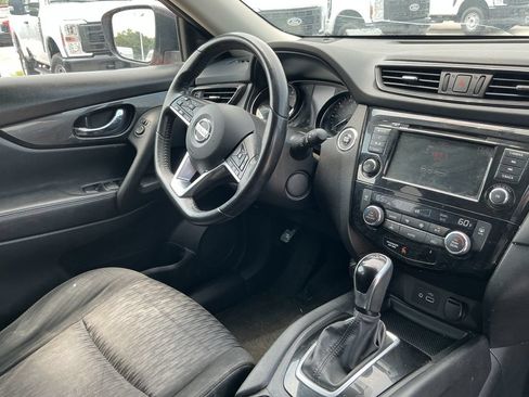 Used 2018 Nissan Rogue SV AWD/4WD image 21