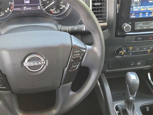 Used 2023 Nissan Frontier SV image 13