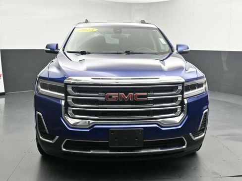 Used 2023 GMC Acadia SLE w/ Driver Convenience Package image 3