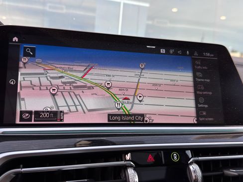 Used 2022 BMW X7 xDrive40i w/ M Sport Package image 22