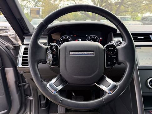 Used 2020 Land Rover Discovery Landmark image 9