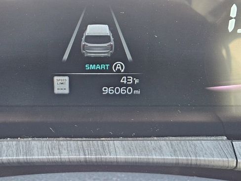 Used 2023 Kia Telluride EX w/ EX Captain's Chair Package image 26