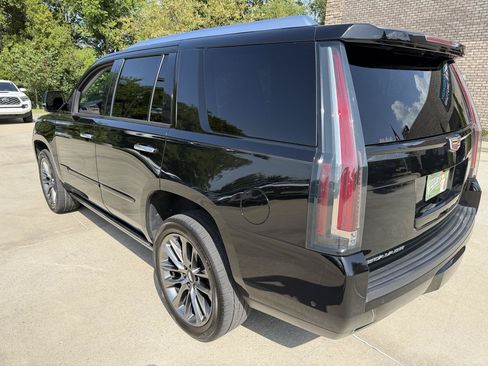 Used 2019 Cadillac Escalade Premium Luxury w/ Escalade Sport Edition RWD image 7