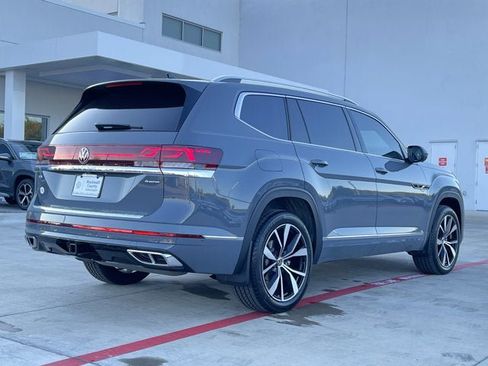 Used 2025 Volkswagen Atlas SEL Premium R-Line image 8