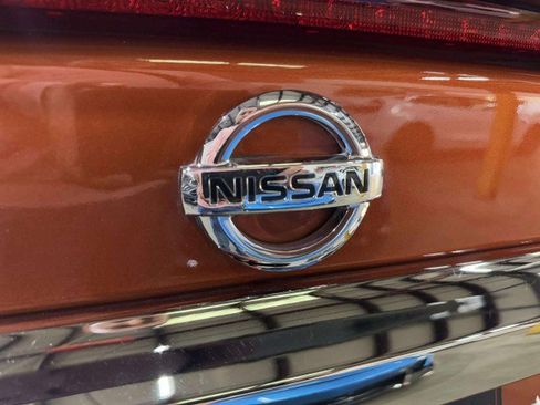 Used 2019 Nissan Maxima SR w/ Premium Package image 18