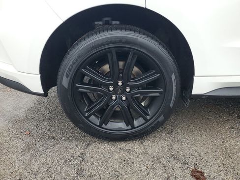 Certified 2023 Ford Edge ST-Line w/ Class II Trailer Tow Package image 5