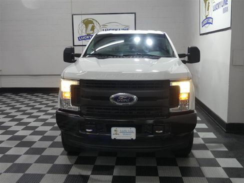 Used 2017 Ford F250 XL AWD/4WD image 3
