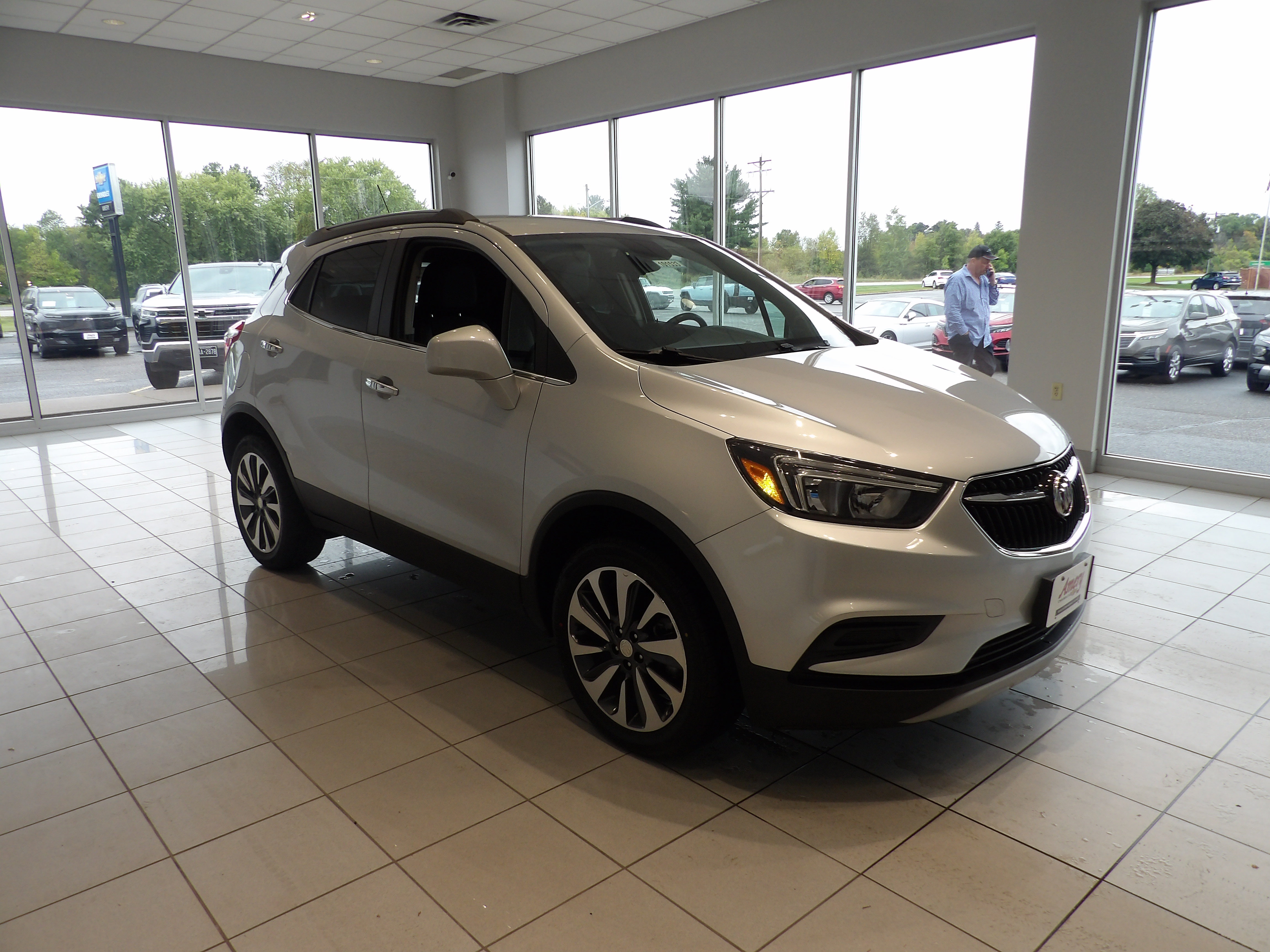Used 2022 Buick Encore Preferred w/ Safety Package AWD/4WD image 3
