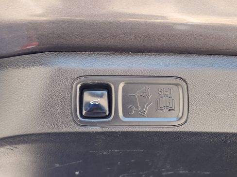 Used 2021 Ford Expedition XLT image 43