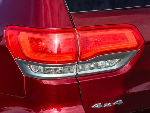 Used 2017 Jeep Grand Cherokee Summit image 8