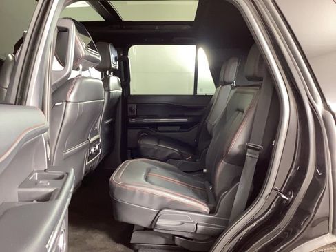 Used 2022 Ford Expedition Limited image 15