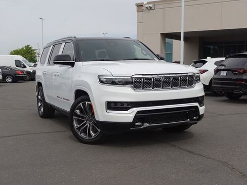 Used 2023 Jeep Grand Wagoneer Series III w/ HD Trailer Tow Package AWD/4WD image 2