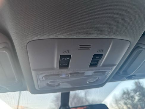 Used 2015 Toyota RAV4 XLE image 36