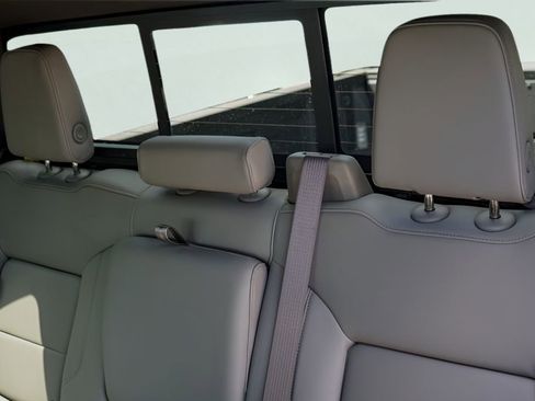 New 2026 GMC Sierra 1500 SLT image 21