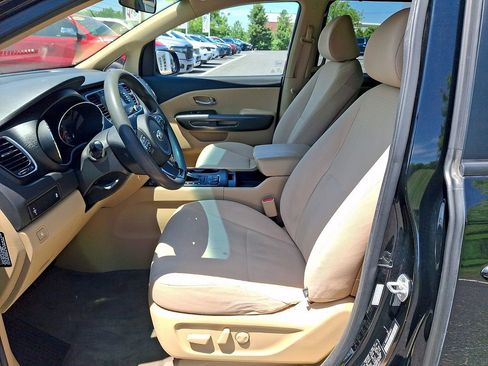 Used 2016 Kia Sedona LX w/ LX Convenience Package FWD image 15