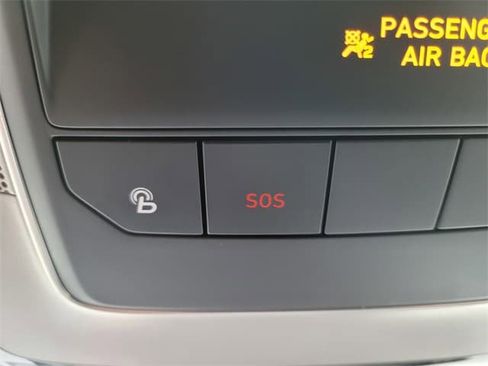 Certified 2022 Hyundai Santa Fe SEL image 16