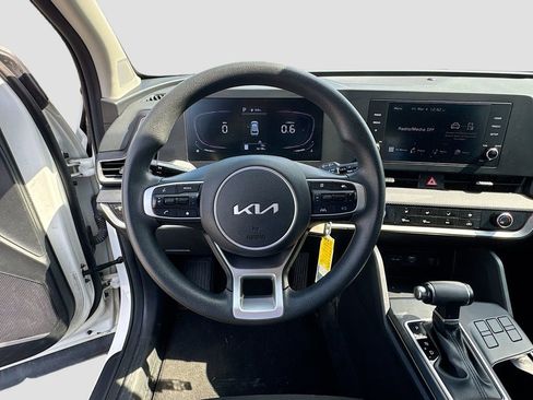 Used 2024 Kia Sportage LX image 11