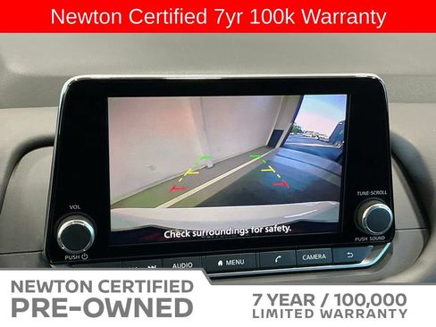 Used 2025 Nissan Rogue S FWD image 9