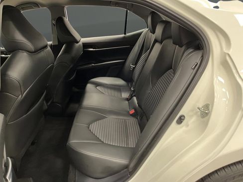 Used 2024 Toyota Camry SE image 25