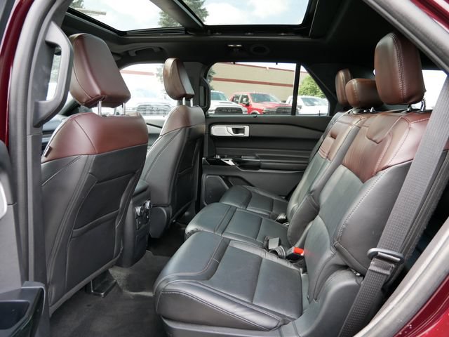 Used 2022 Ford Explorer Platinum w/ Equipment Group 601A AWD/4WD image 15